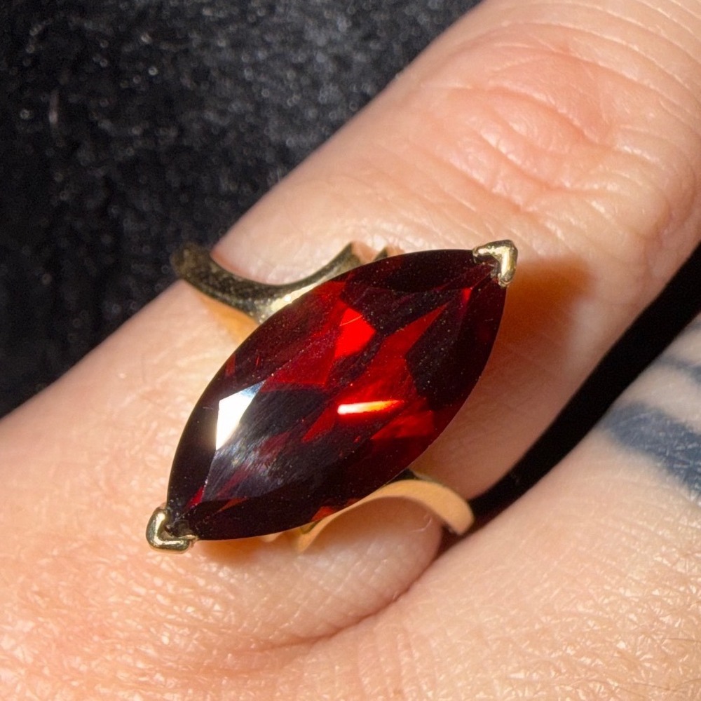 10K Yellow Gold Marquise Mozambique Garnet Ring Red Gemstone MEX Stamp